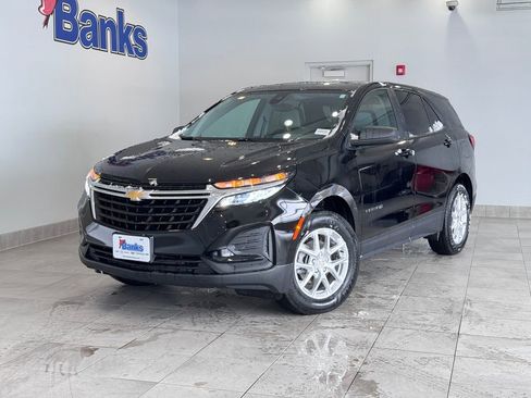 Certified 2023 Chevrolet Equinox LS w/ LS Convenience Package image 2