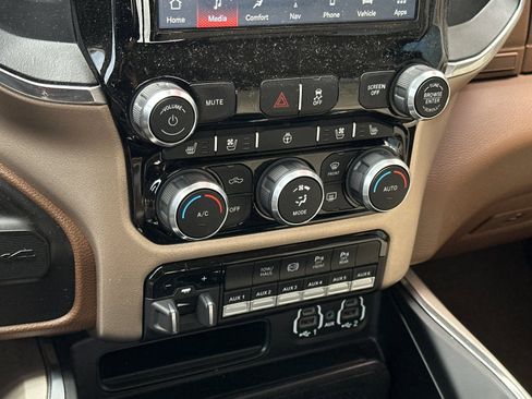 Used 2022 RAM 3500 Laramie AWD/4WD image 19
