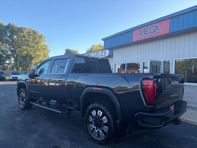 Used 2024 GMC Sierra 2500 Denali w/ Technology Package AWD/4WD image 3