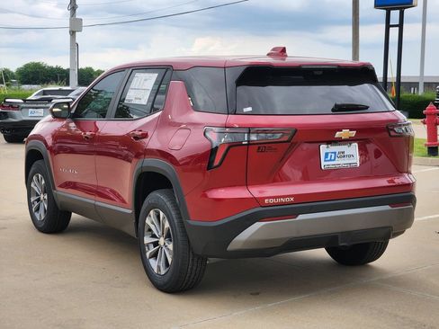 New 2026 Chevrolet Equinox LT w/ Safety and Technology Package FWD image 4