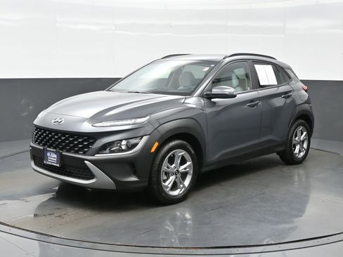 Used 2023 Hyundai Kona SEL AWD/4WD image 2