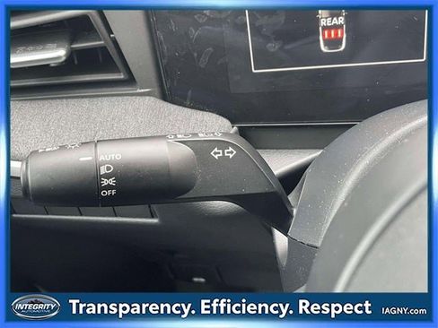 Certified 2025 Nissan Kicks SV image 21