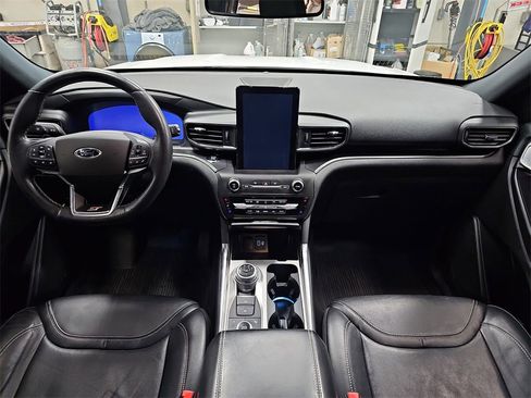 Used 2020 Ford Explorer ST w/ Premium Technology Package image 9
