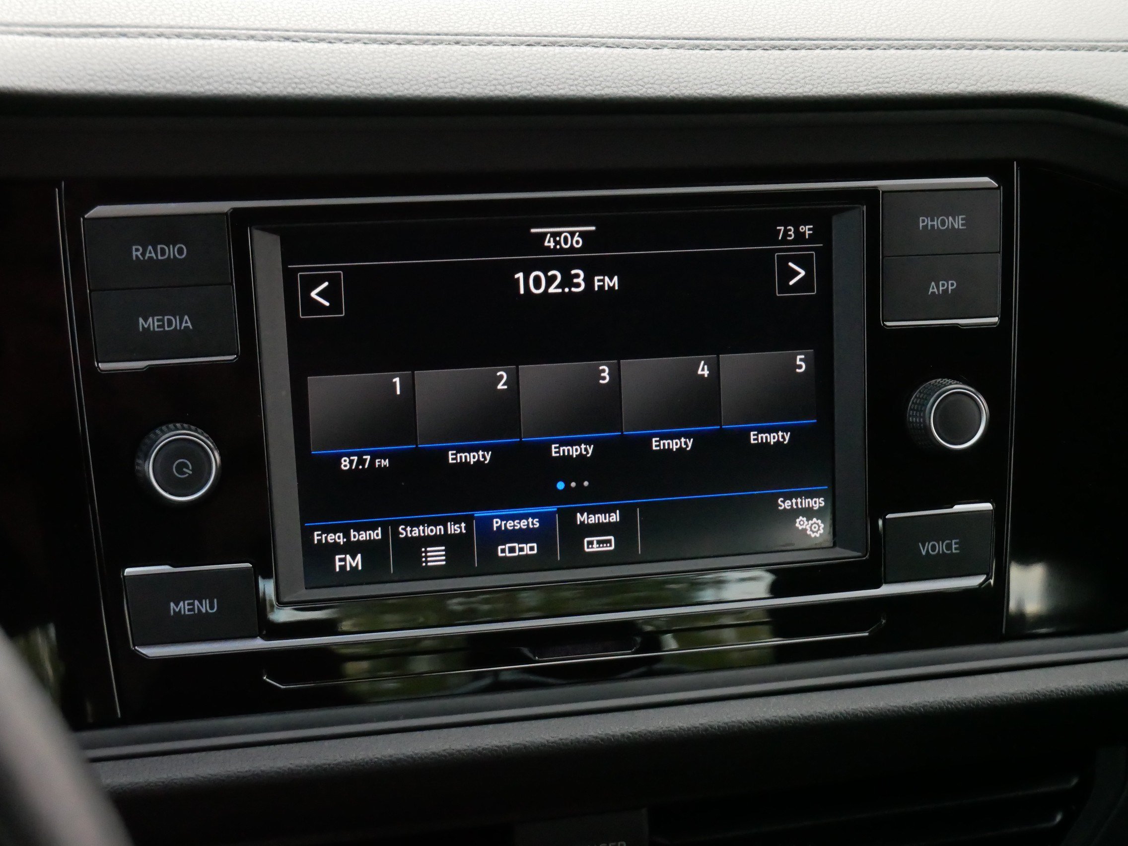 Certified 2024 Volkswagen Jetta Sport FWD image 23