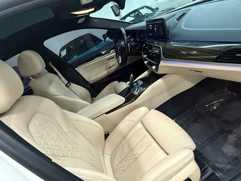 Used 2021 BMW 530i w/ Convenience Package image 23