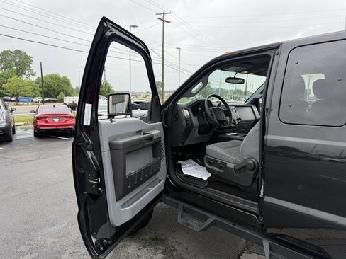 Used 2015 Ford F250 XLT w/ Advanced Security Group AWD/4WD image 10