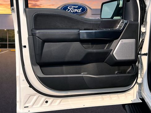 Certified 2025 Ford F150 Platinum w/ Equipment Group 702A High AWD/4WD image 24