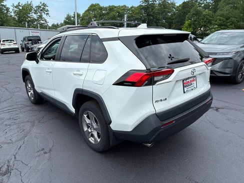 Used 2022 Toyota RAV4 XLE w/ Convenience Package AWD/4WD image 5