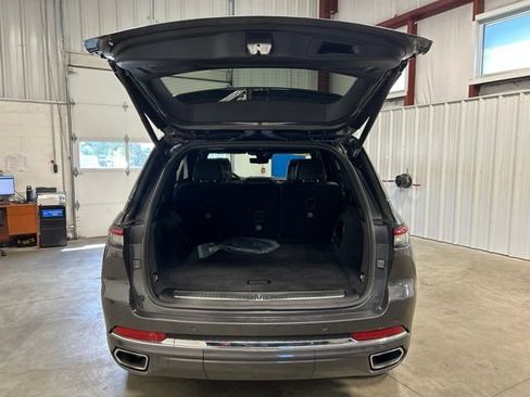 Used 2023 Jeep Grand Cherokee Overland w/ Luxury Tech Group IV AWD/4WD image 20