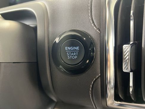 Used 2025 Ford Expedition Platinum AWD/4WD image 18