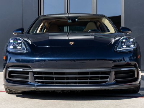 Certified 2018 Porsche Panamera image 8
