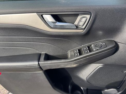 Used 2021 Ford Escape SE image 20