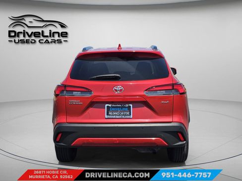 Used 2022 Toyota Corolla Cross XLE FWD image 3