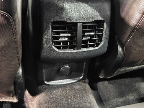 Used 2019 Ford Fusion SE w/ Equipment Group 151A FWD image 26