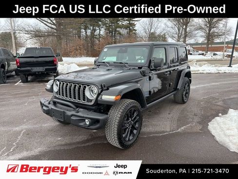Certified 2025 Jeep Wrangler Unlimited Sahara AWD/4WD image 1