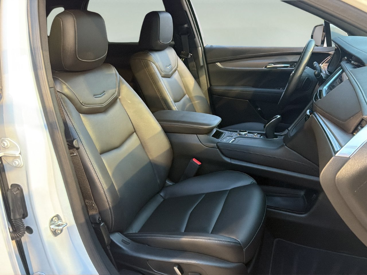 Certified 2025 Cadillac XT5 Luxury FWD image 18