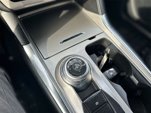 Used 2022 Ford Explorer XLT w/ Equipment Group 202A image 20