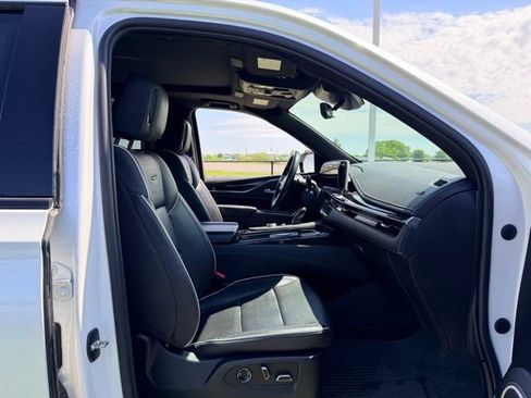 Used 2021 Cadillac Escalade Sport w/ Driver Assist Tech Package AWD/4WD image 11