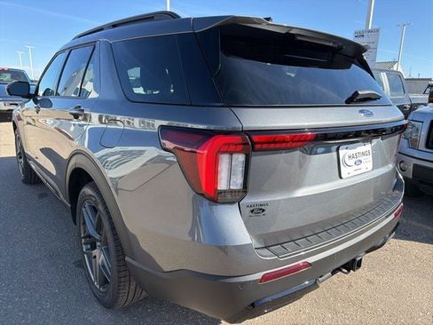New 2026 Ford Explorer ST-Line w/ ST-Line Street Pack image 4