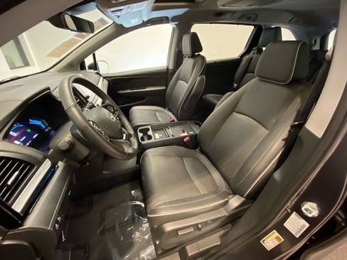 Used 2023 Honda Odyssey Elite image 14