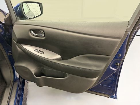 Used 2024 Nissan Leaf S FWD image 32