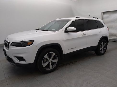 Used 2019 Jeep Cherokee Limited image 2
