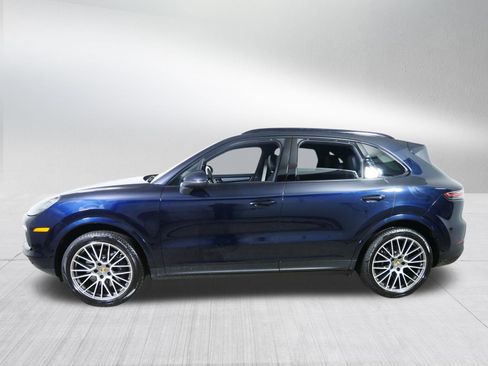 Used 2022 Porsche Cayenne AWD/4WD image 4