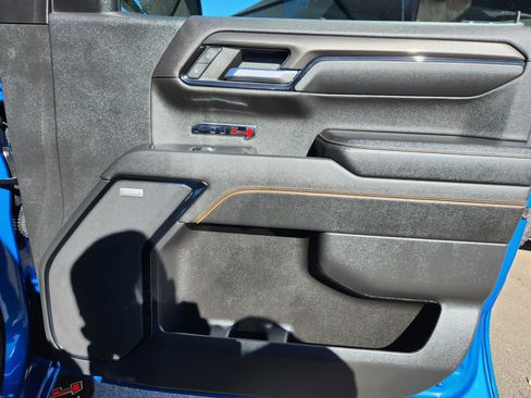 Used 2023 GMC Sierra 1500 AT4 w/ Technology Package image 17