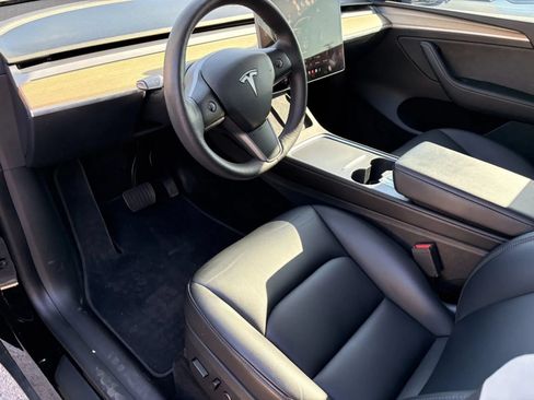 Used 2022 Tesla Model Y Long Range AWD/4WD image 10