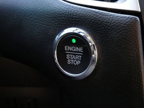 Used 2018 Ford Edge SEL w/ Equipment Group 201A FWD image 24