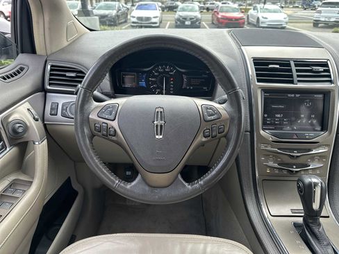 Used 2012 Lincoln MKX FWD w/ Class II Trailer Tow Pkg image 9