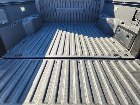 Used 2025 Toyota Tacoma TRD Off-Road image 35