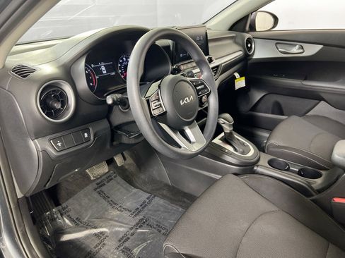 Used 2023 Kia Forte LXS image 9