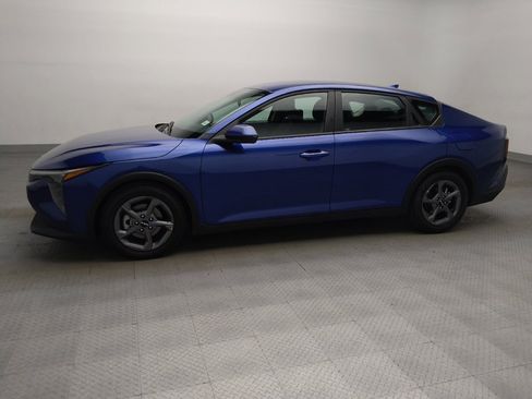 Used 2025 Kia K4 FWD image 2