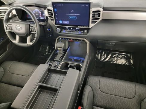 Used 2024 Toyota Tundra Limited image 33