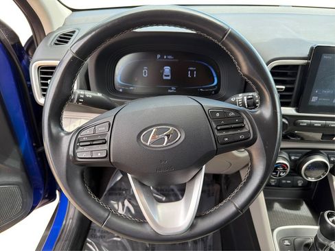 Used 2024 Hyundai Venue SEL FWD image 18