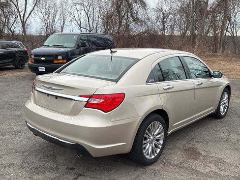 Used 2013 Chrysler 200 Limited image 10