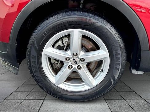 Used 2018 Ford Explorer XLT w/ Equipment Group 202A image 8