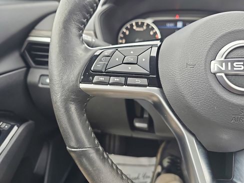 Used 2024 Nissan Altima 2.5 SL FWD image 19