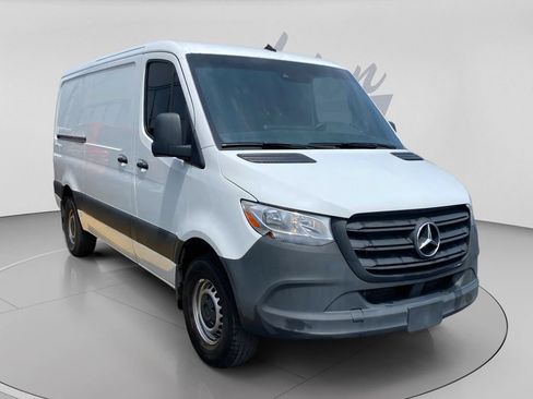 Used 2024 Mercedes-Benz Sprinter 2500 image 2