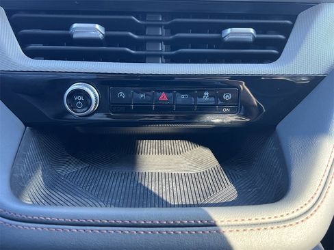 New 2025 Ford Explorer Active w/ Active Comfort Package image 6