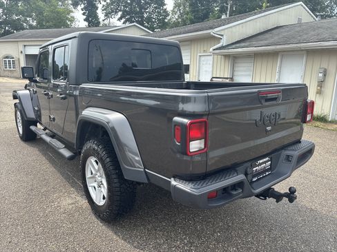 Used 2022 Jeep Gladiator Sport AWD/4WD image 7