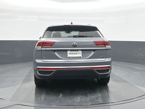 Used 2020 Volkswagen Atlas Cross Sport SEL image 17