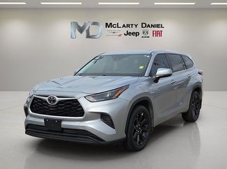 Used 2023 Toyota Highlander L video 2