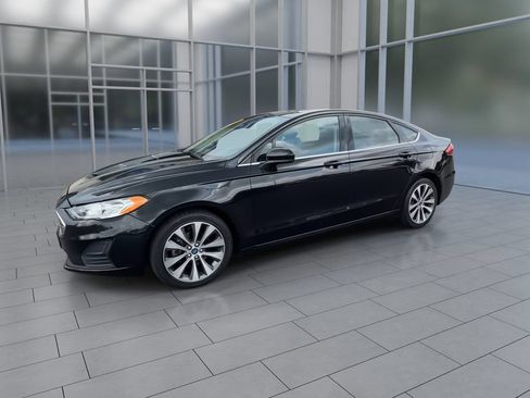 Used 2020 Ford Fusion SE AWD/4WD image 4