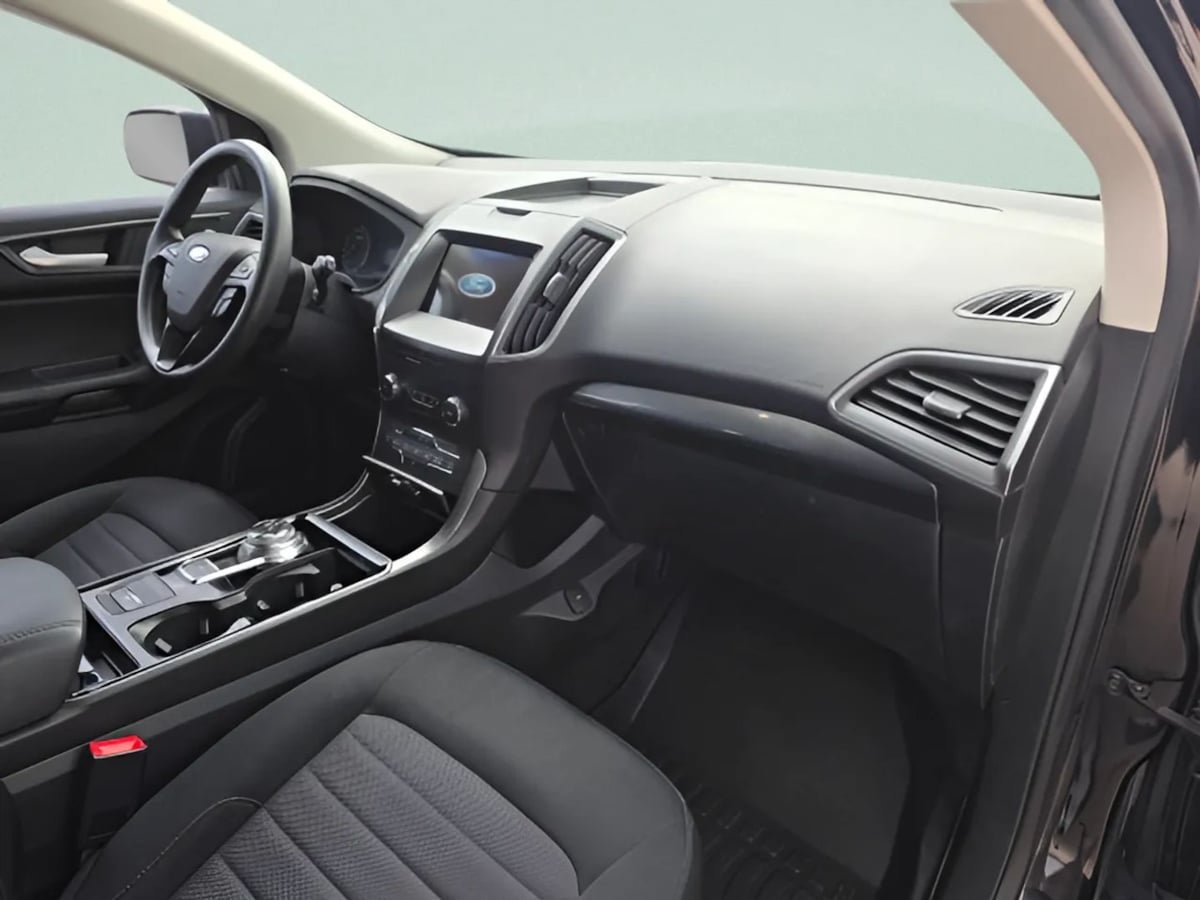 Used 2020 Ford Edge SE FWD image 24