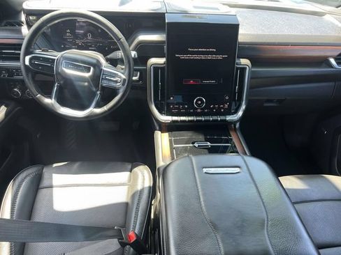 Certified 2025 GMC Yukon XL Denali AWD/4WD image 15