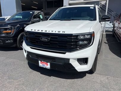 New 2026 Ford Expedition Max Platinum w/ Stealth Appearance Package