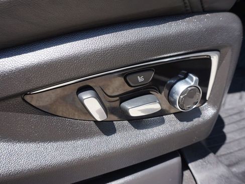 Used 2019 Cadillac Escalade Platinum image 37