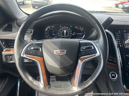 Used 2017 Cadillac Escalade Premium Luxury image 22